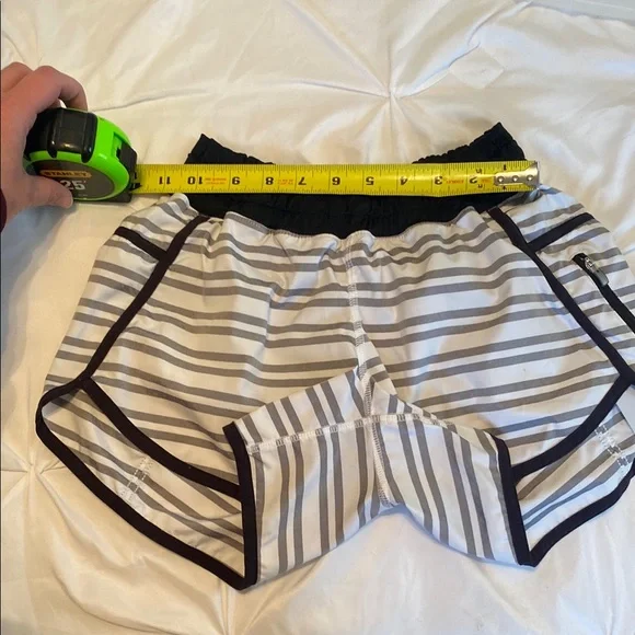 Lululemon Run Track Attack Short Women’s Twin Stripe Black Drawcord Waist Lined - Picture 5 of 7